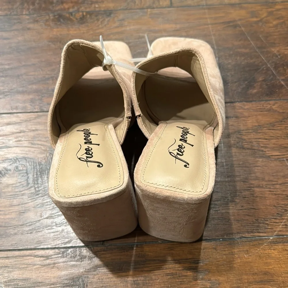 NEW! Free People Pearl Sand Margo Platform Sandal -  Size 39EU/9US ✈️
